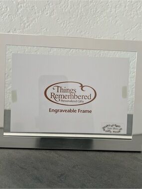 NEW‎ Things Remembered Silver Color Brass Engraveable Stand Up Picture Frame 4x6